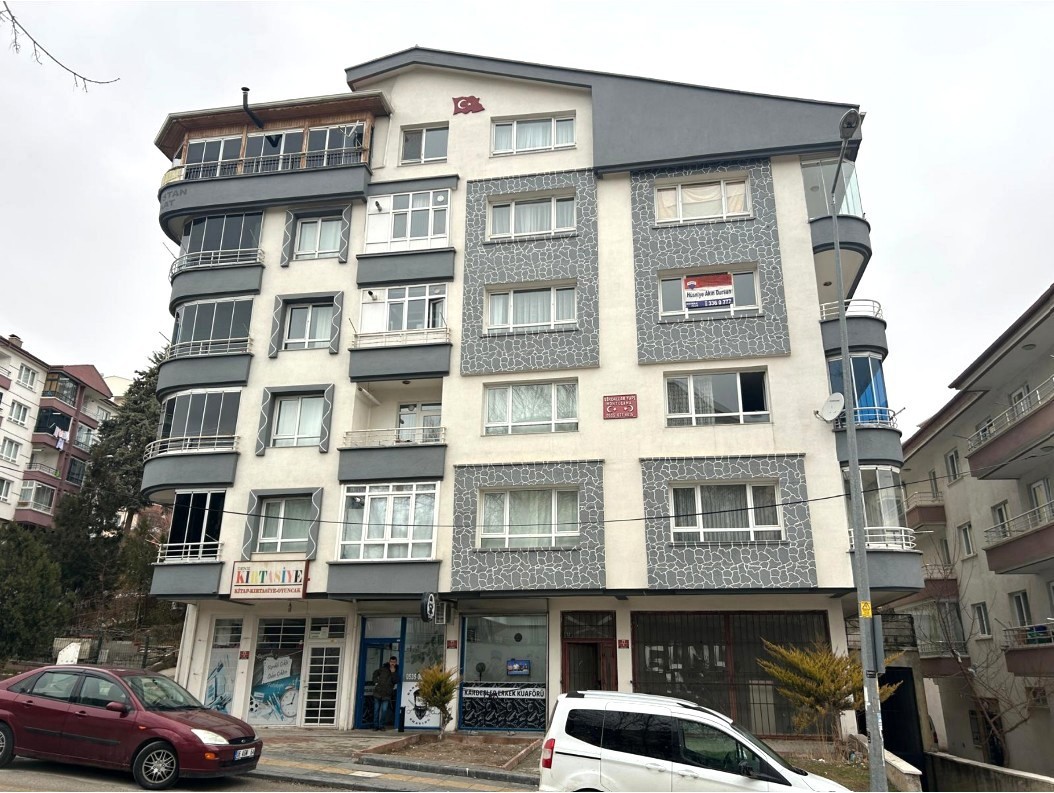 ŞAHİNTEPE DE İLKOKUL KARŞISI ANA CADDE ÜZERİ 3+1 KİRALIK DAİRE