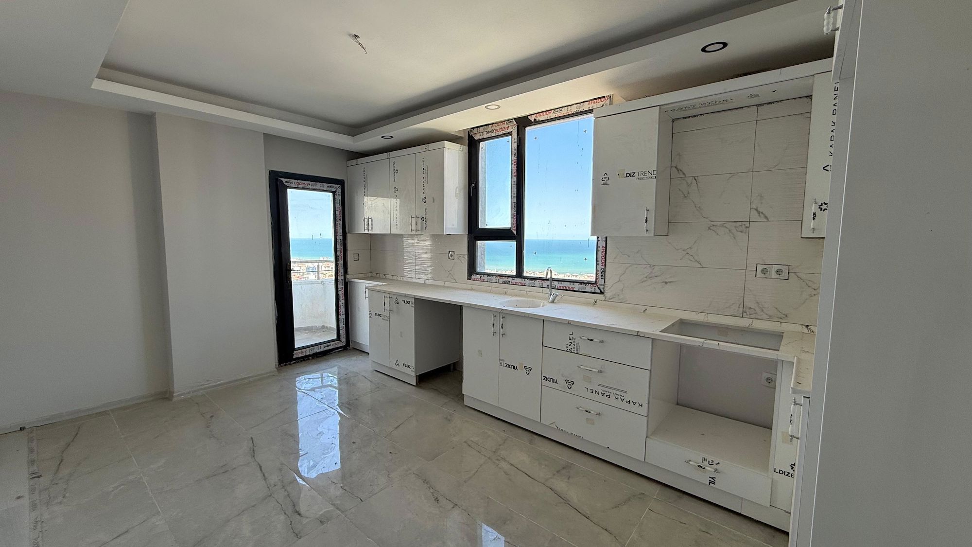 ALAÇAM CADDESİ'NE CEPHE DENİZ MANZARALI 4+1 SATILIK DAİRE
