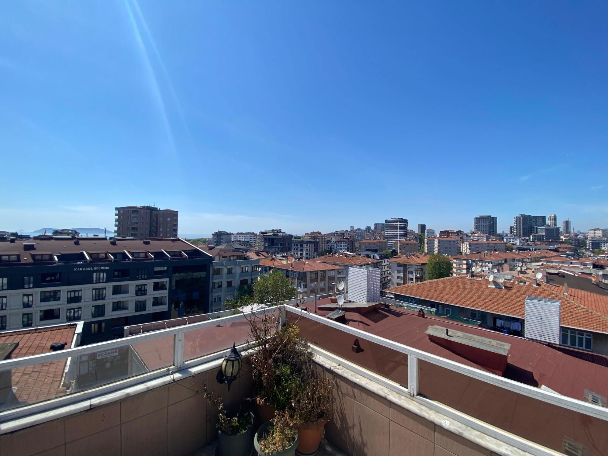 MALTEPE'DE MERKEZİ KONUMDA DENİZ MANZARALI 5+2 TERASLI DUBLEKS DAİRE