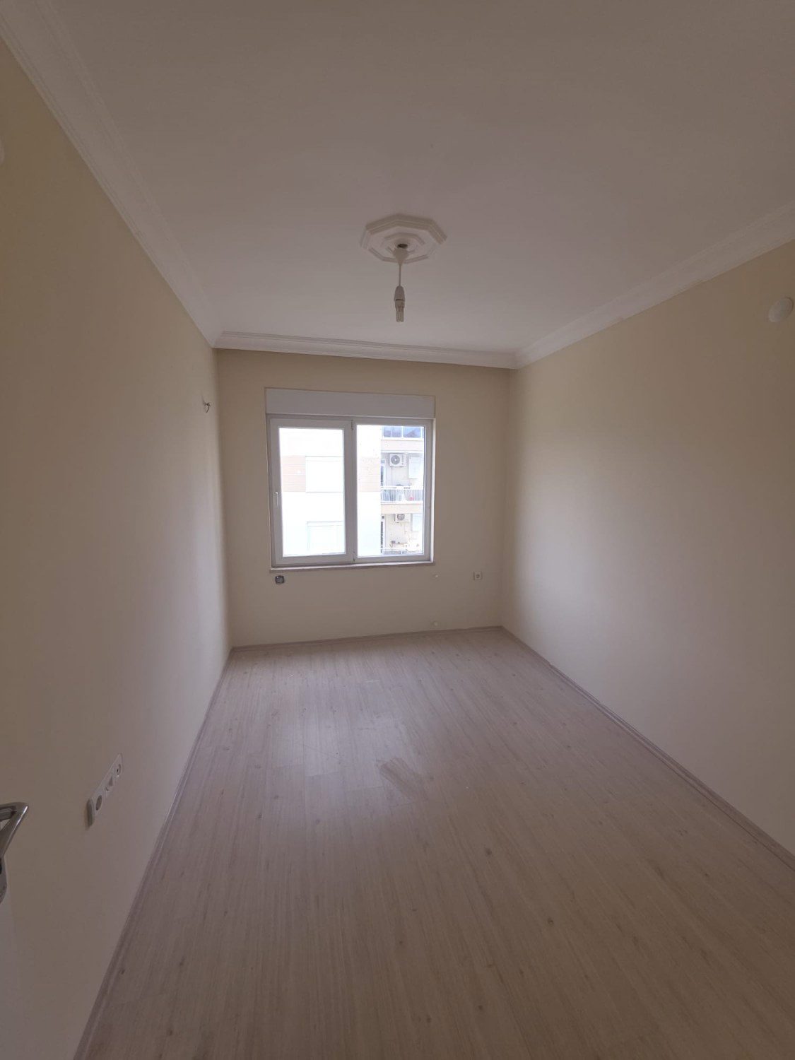 UNCALI MEZARLIĞI KARŞISI DURALILER MAHALLESI HAVUZLU SITE 2+1