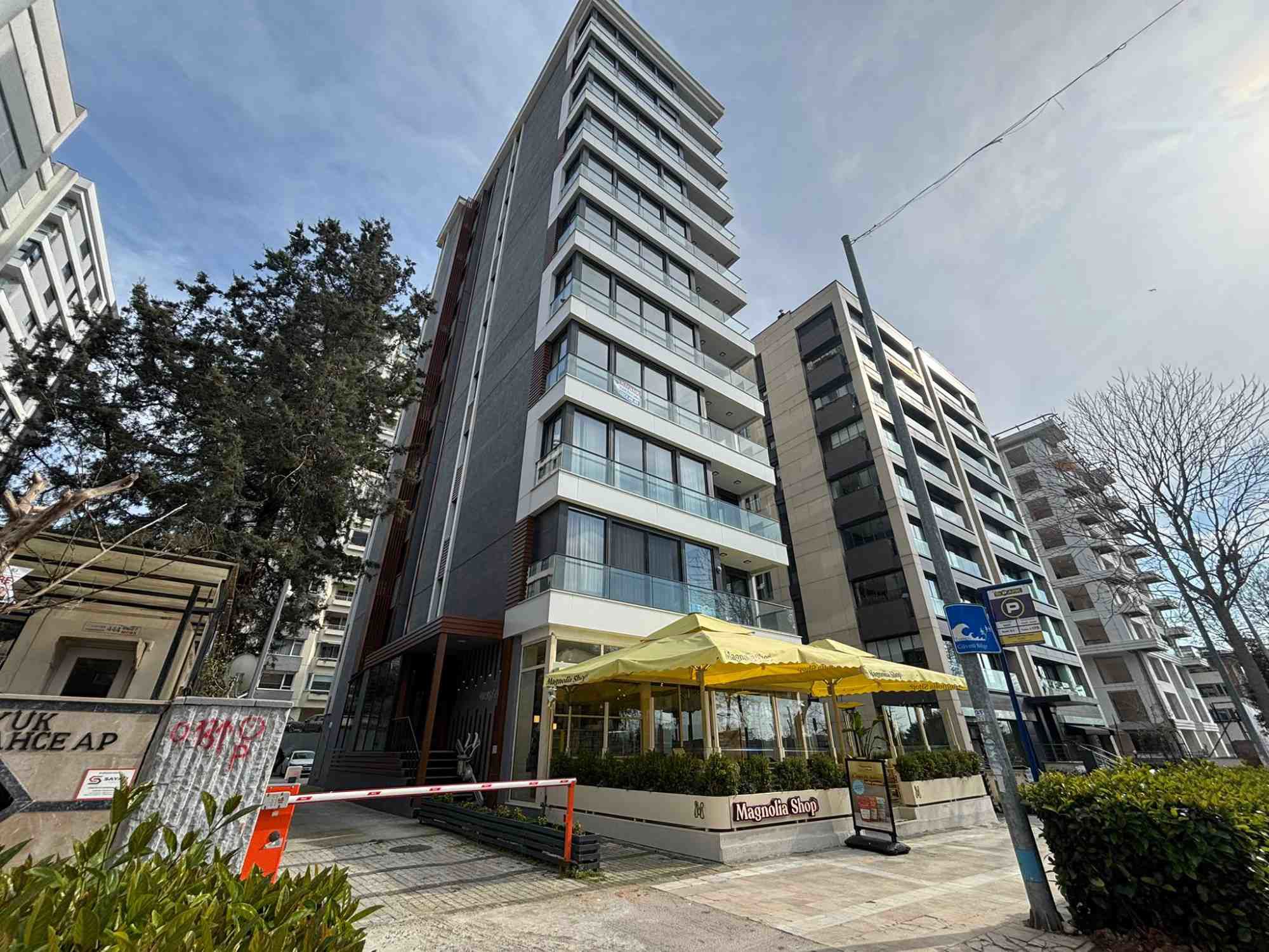 FENERBAHÇE DENİZ MANZARALI 406M² KATTA TEK KİRALIK ARA DUBLEKS
