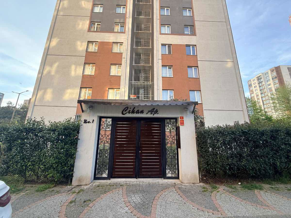 BEYLİKDÜZÜ BARIŞ MAHALLESİ NOKTA BLOK SATILIK 3+1
