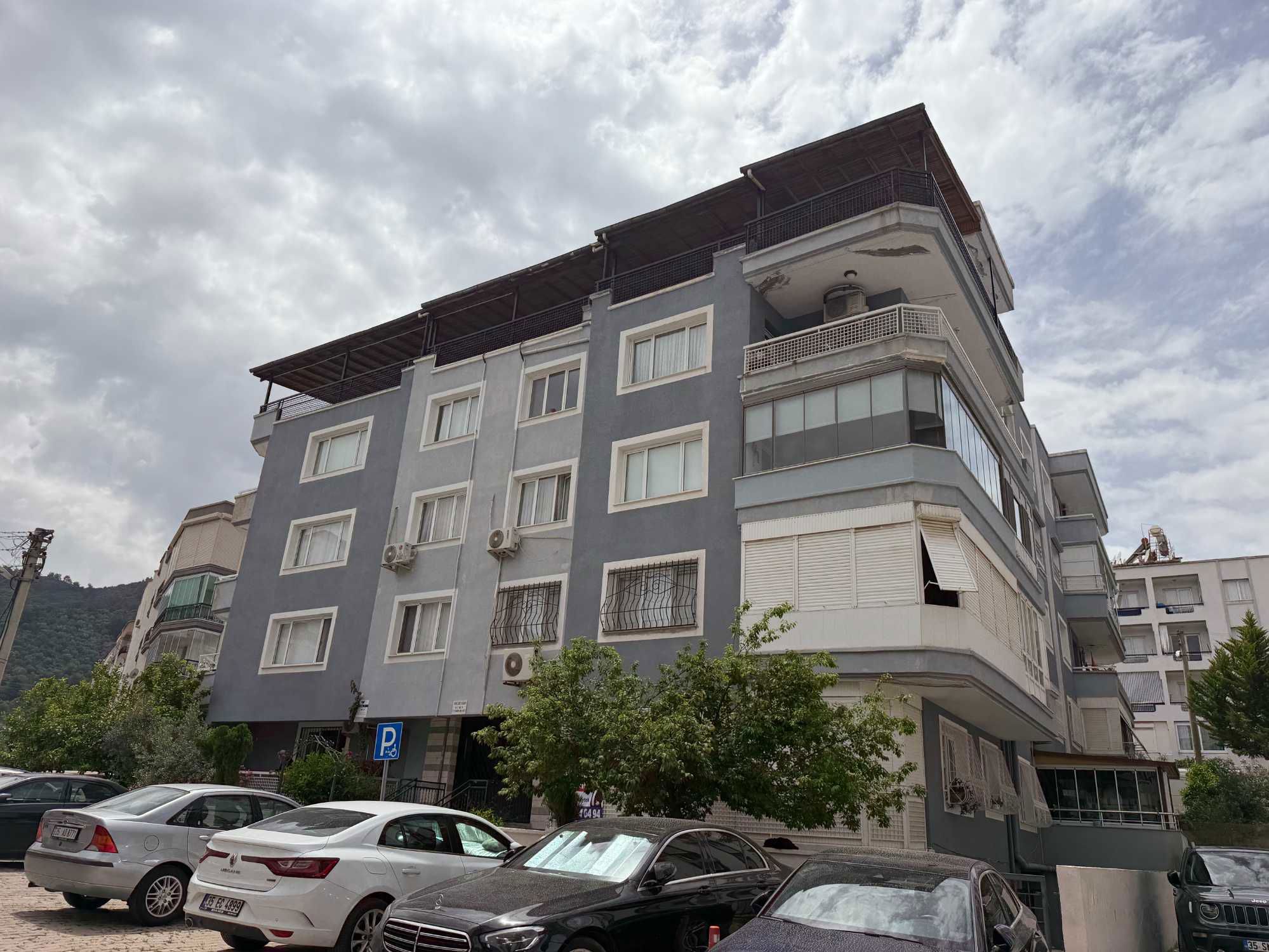 BALÇOVA TELEFERIK MAHALLESI'NDE SATILIK 3+1 DAIRE