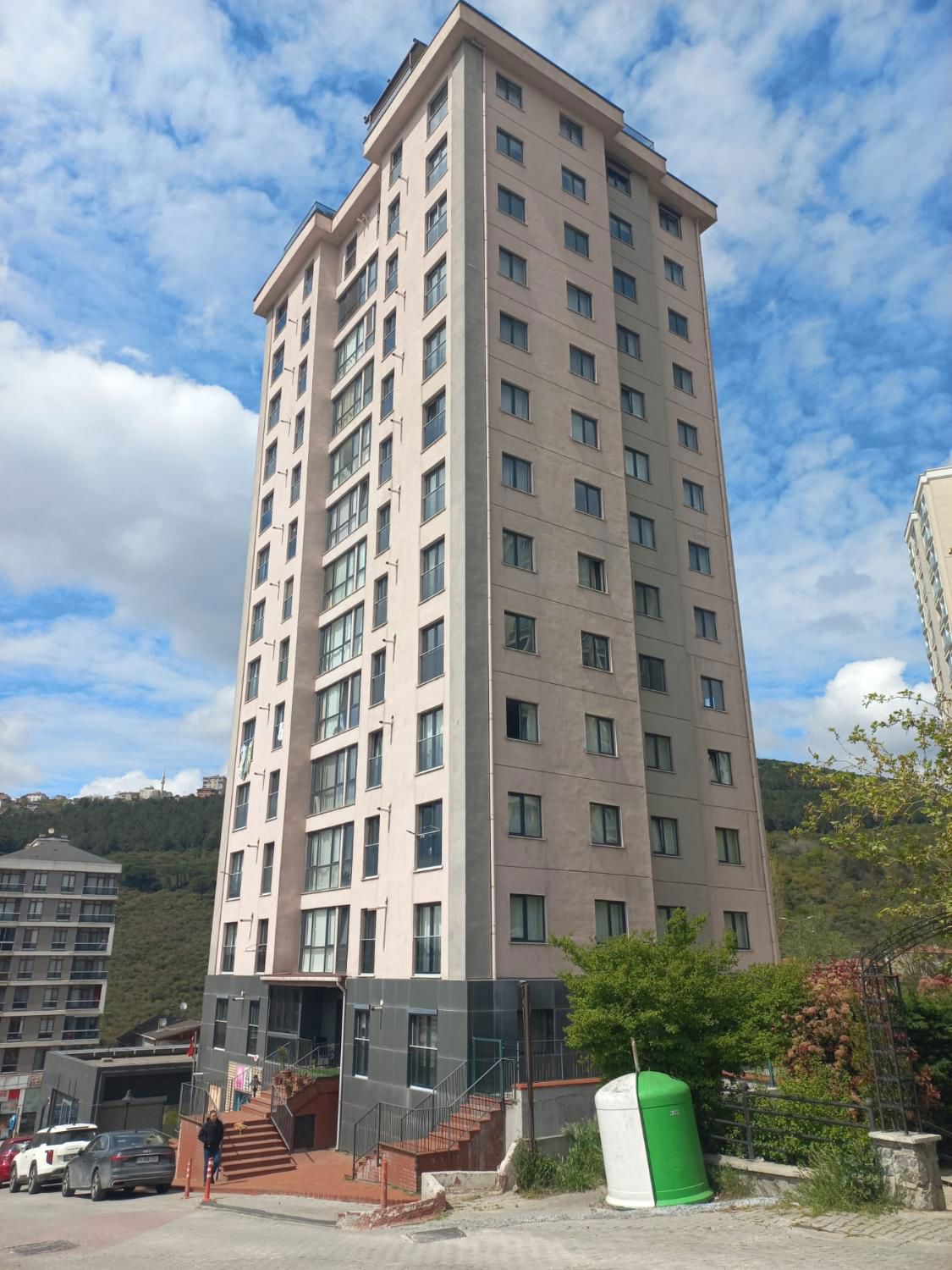 ZÜMRÜTEVLER KIPTAŞ YANI AVLU APT EBEVEYN BANYO 4.KAT 3+1-100 M2