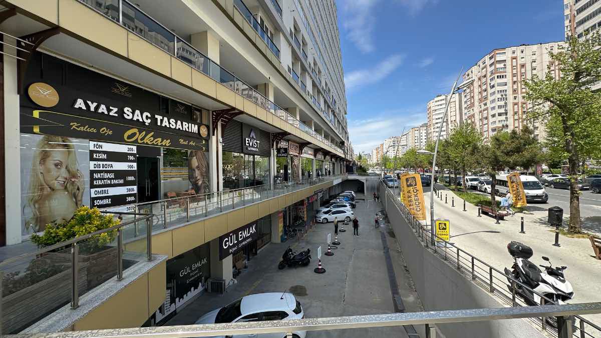KUBİST RESİDENCE KİRALIK EŞYALI DOĞU CEPHE ARA KAT 1+1