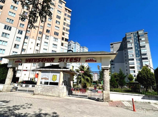 Sahibinden Yeni Şehir Hastane Karşısı4+1 Manzaralı Güvenlikli Havuzlu Lüx Daire