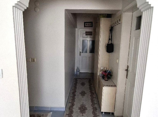 Sahibinden 2+1 Ayşakadın Karakol Durağında Ara Kat Daire