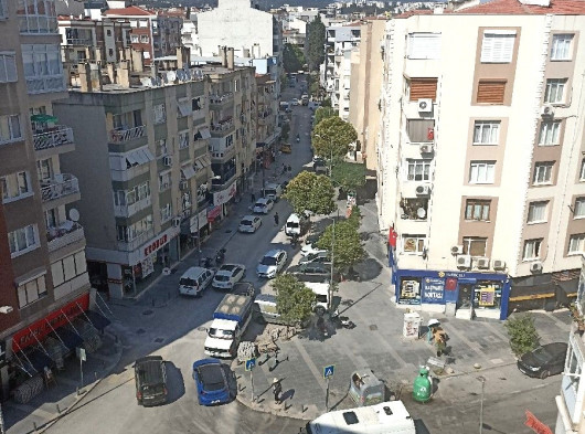 Bornova Merkezde Kiralık Daire