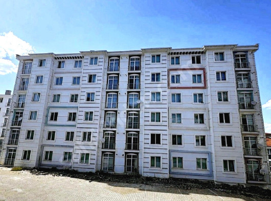 Hastane, Emniyet, Bakım Merkezi 2+1 Güney Ve 3. Ara Katta Bakımlı Sahibinden