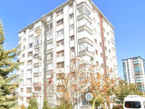 Pursaklar Devlet Hastanesinin Hemen Arkasında 3+1 1.Kat Site İçi Önü Açık Geniş Daire