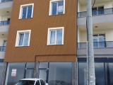 Tayinim Çıktığı İçin Satıyorum. Cadde Üzerinde, Uygulama Oteli Karşısında, Oturmaya Hazır  Eşyalı Ev