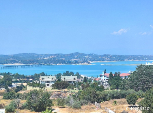 Süleyman Demirel De Pasta Baçesinin Karşısı Göl Manzaralımerkezi 8.Kat Her Kat Tek Daire