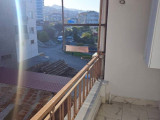 Yeni tadilatı tamamlanmış aile apartmaninda Kiralik Daire