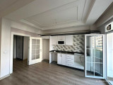 Ceylan Avm Karşısı Lüx Sitede 2+1 Daire