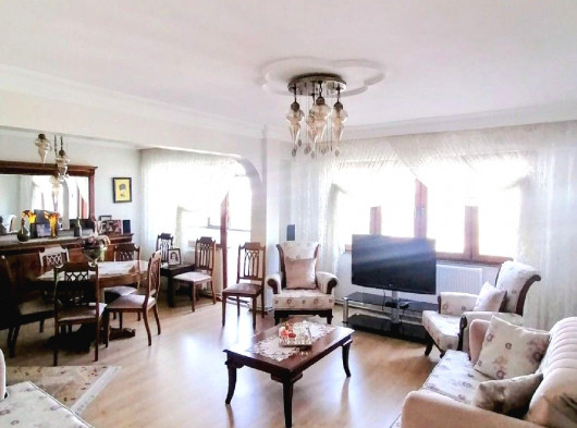 17 Eylül mah. Atatürk cad. üzerinde 3+1 asansörlü