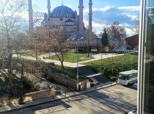 SAHİBİNDEN SELİMİYE CAMİ'NE SIFIR KONUMDA İÇİ YAPILI 2+1