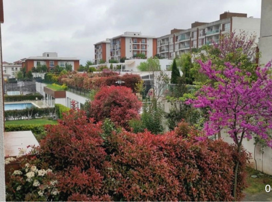 Eşyalı, güvenlikli, kapalı otoparklı sitede 2+1