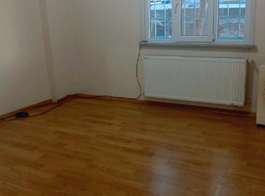 Salı Pazarında Kiralık Diare