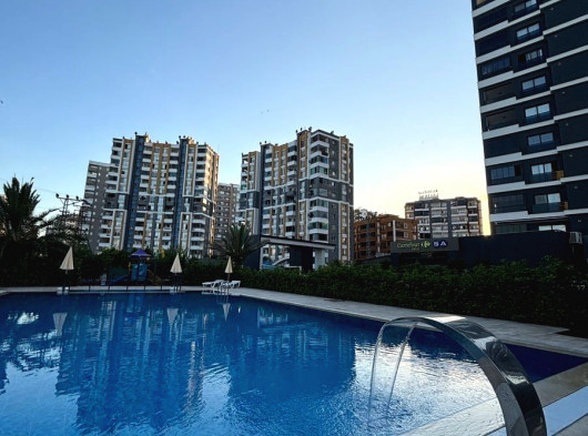 İMPERA DELUXE SAHİBİNDEN DOĞALGAZLI HAVUZLU EŞYASIZ LÜX DAİRE