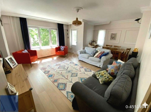 Acıbadem metro yakını, öncepheli, yeşillikler içinde